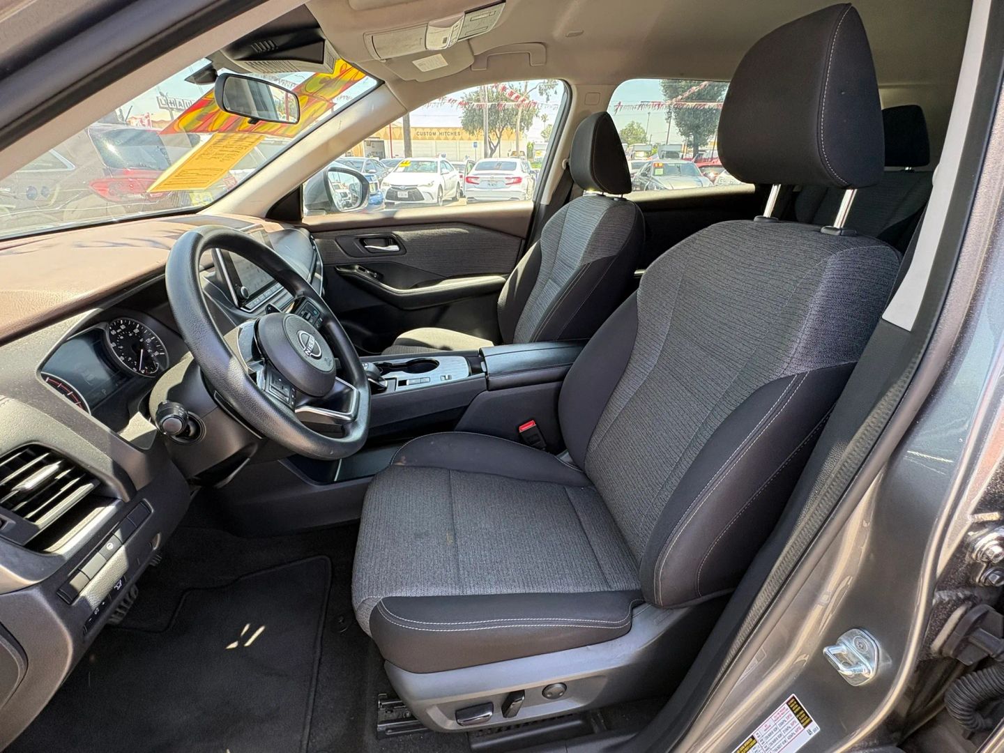 2023 Nissan Rogue SV - Photo 12