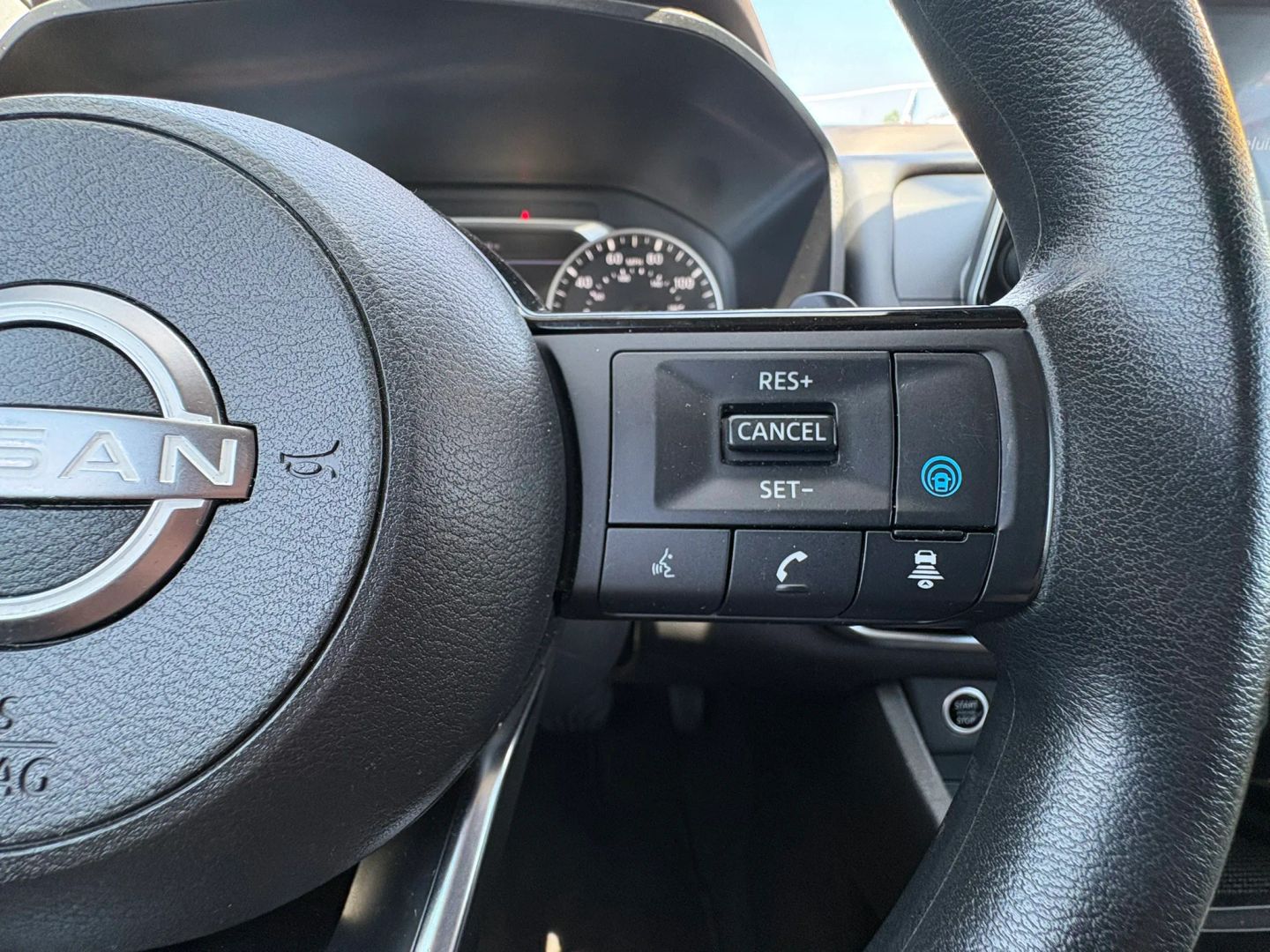 2023 Nissan Rogue SV - Photo 17