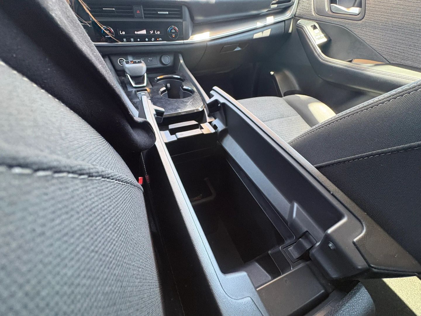 2023 Nissan Rogue SV - Photo 27