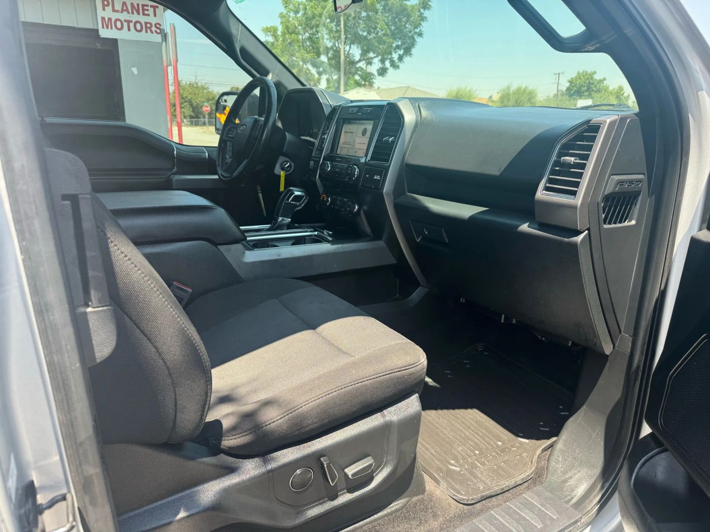 2018 Ford F-150 XLT photo 12