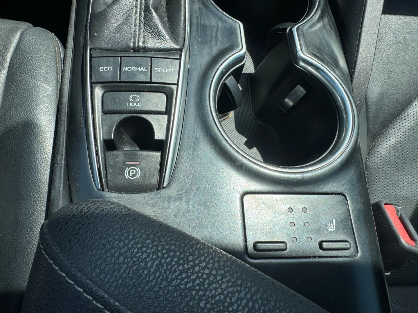2019 Toyota Camry XSE photo 15