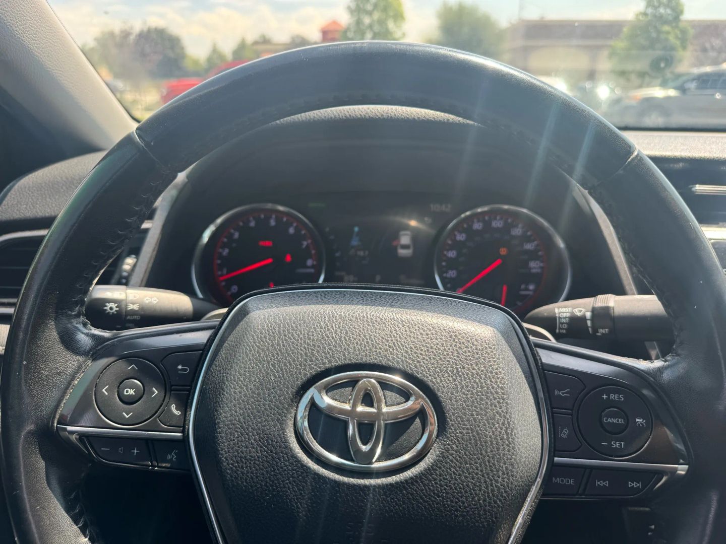 2019 Toyota Camry XSE photo 17