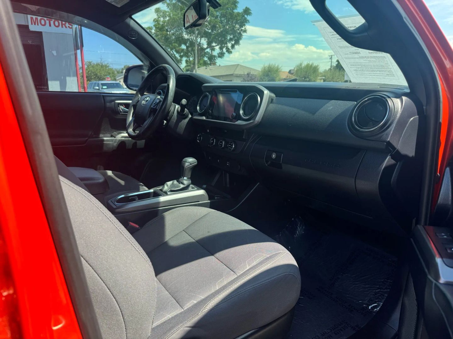 2016 Toyota Tacoma Double Cab V6 TRD photo 13