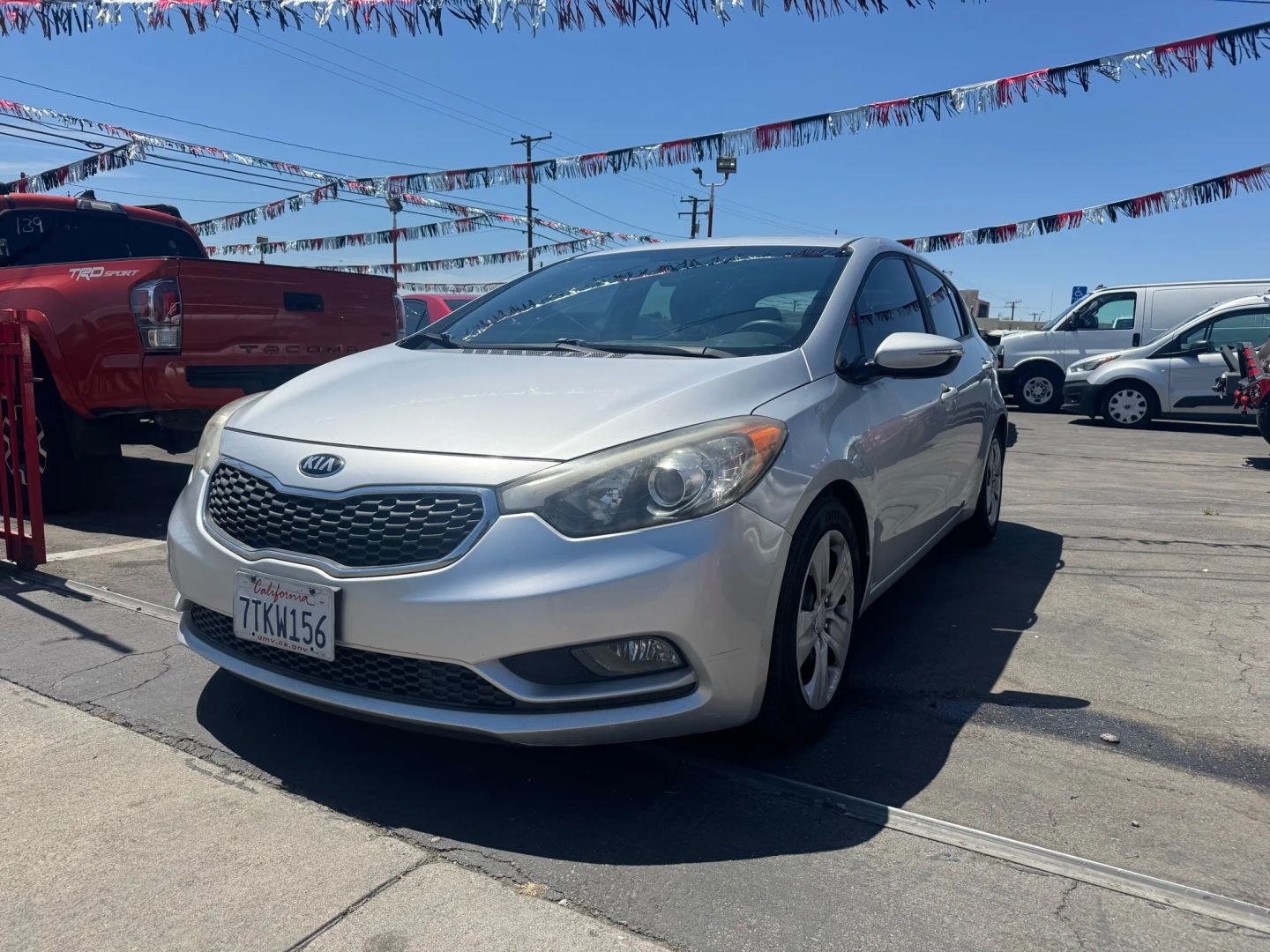 2016 Kia Forte 5-Door LX photo 2