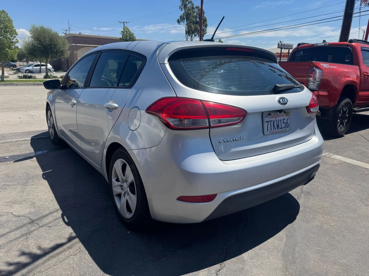 2016 Kia Forte 5-Door LX photo 4