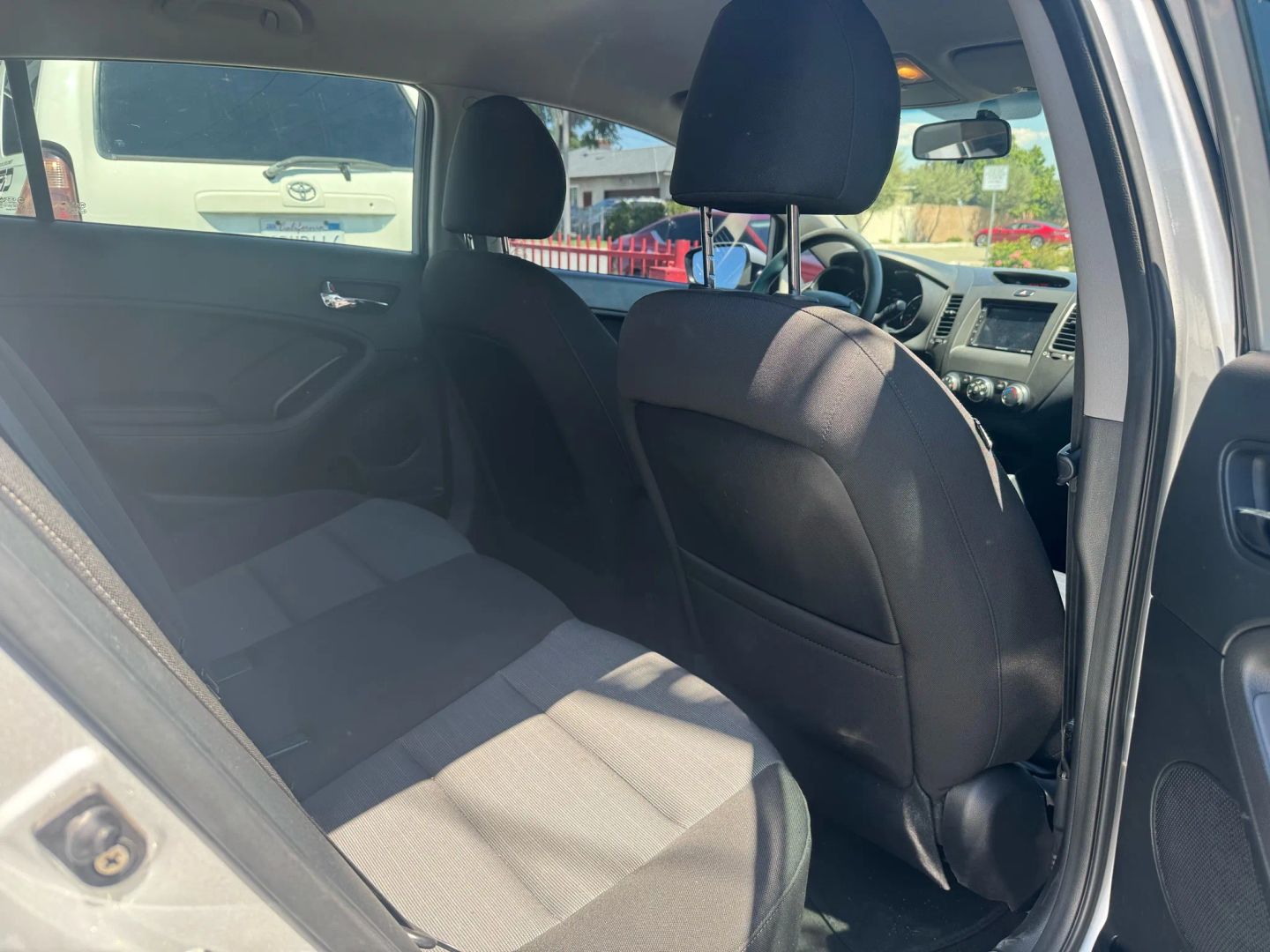 2016 Kia Forte 5-Door LX photo 12