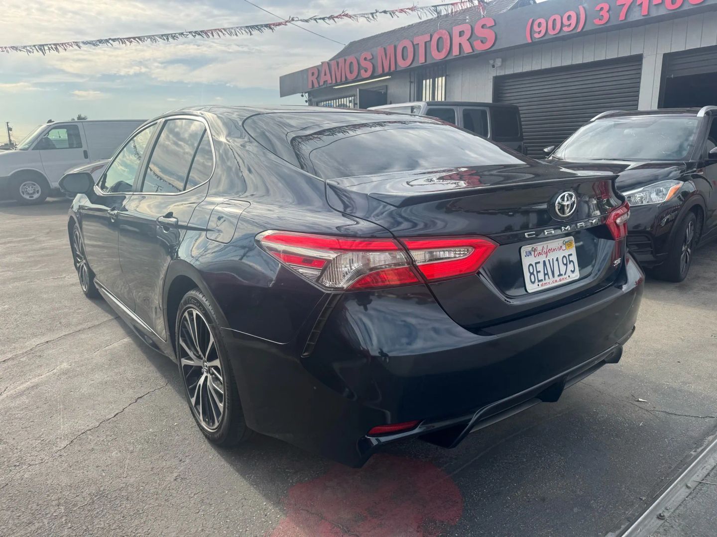 2018 Toyota Camry SE photo 4