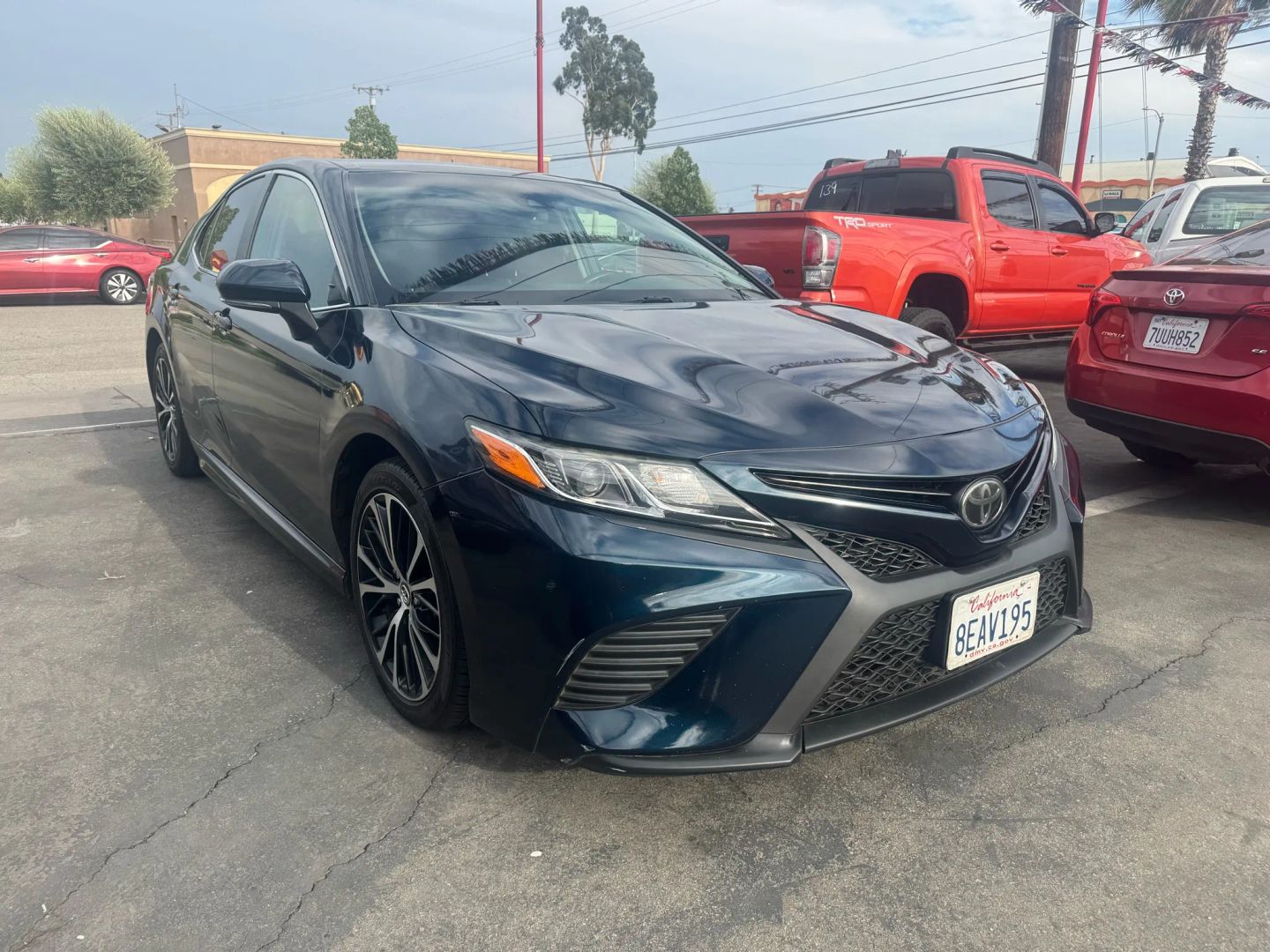 2018 Toyota Camry SE photo 8