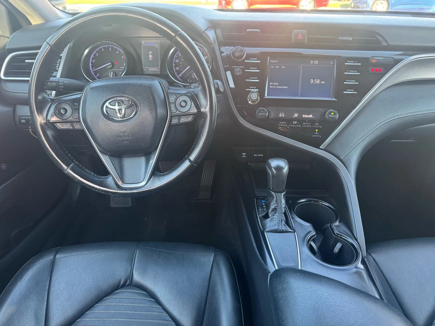 2018 Toyota Camry SE photo 14