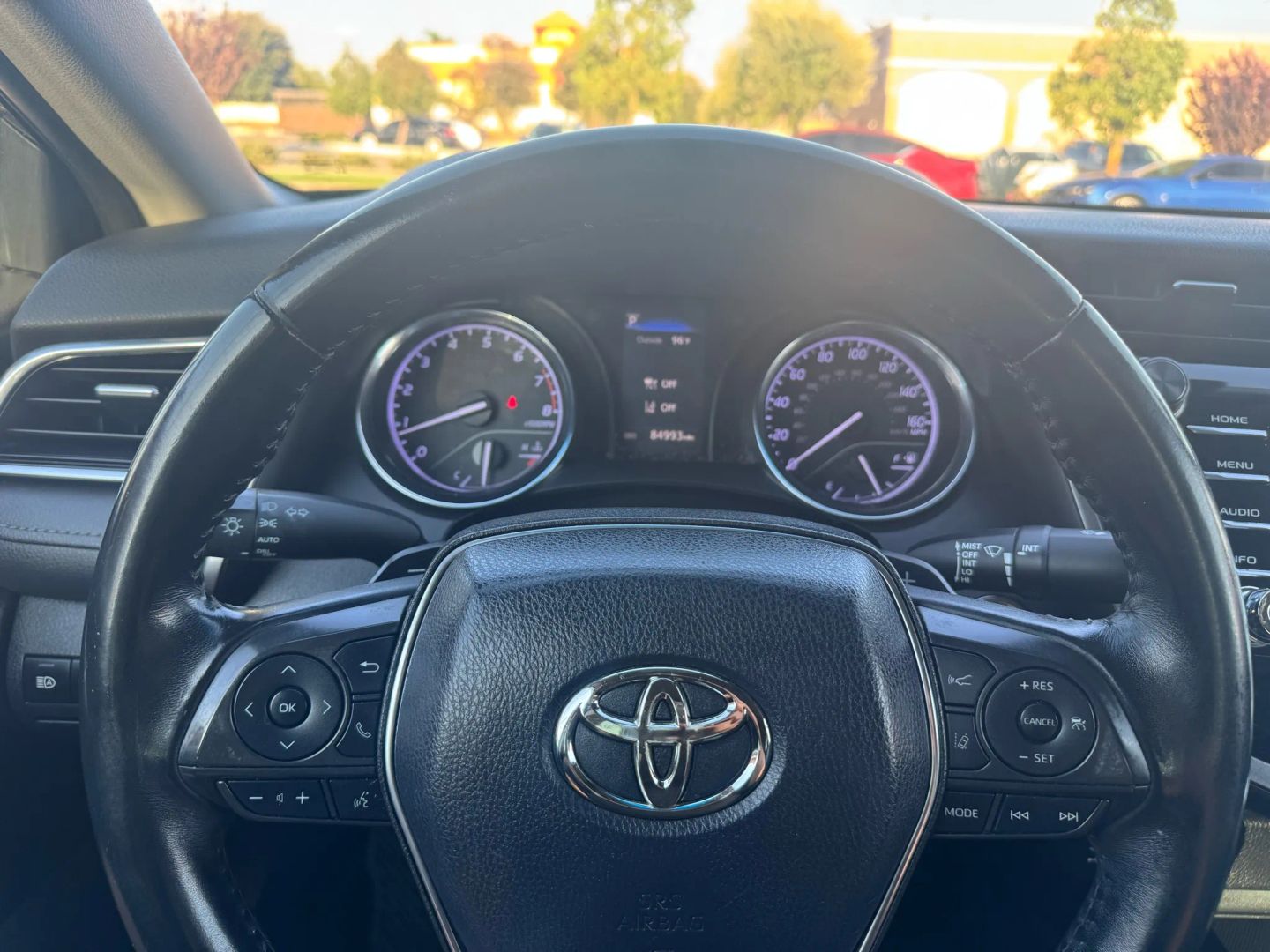 2018 Toyota Camry SE photo 16
