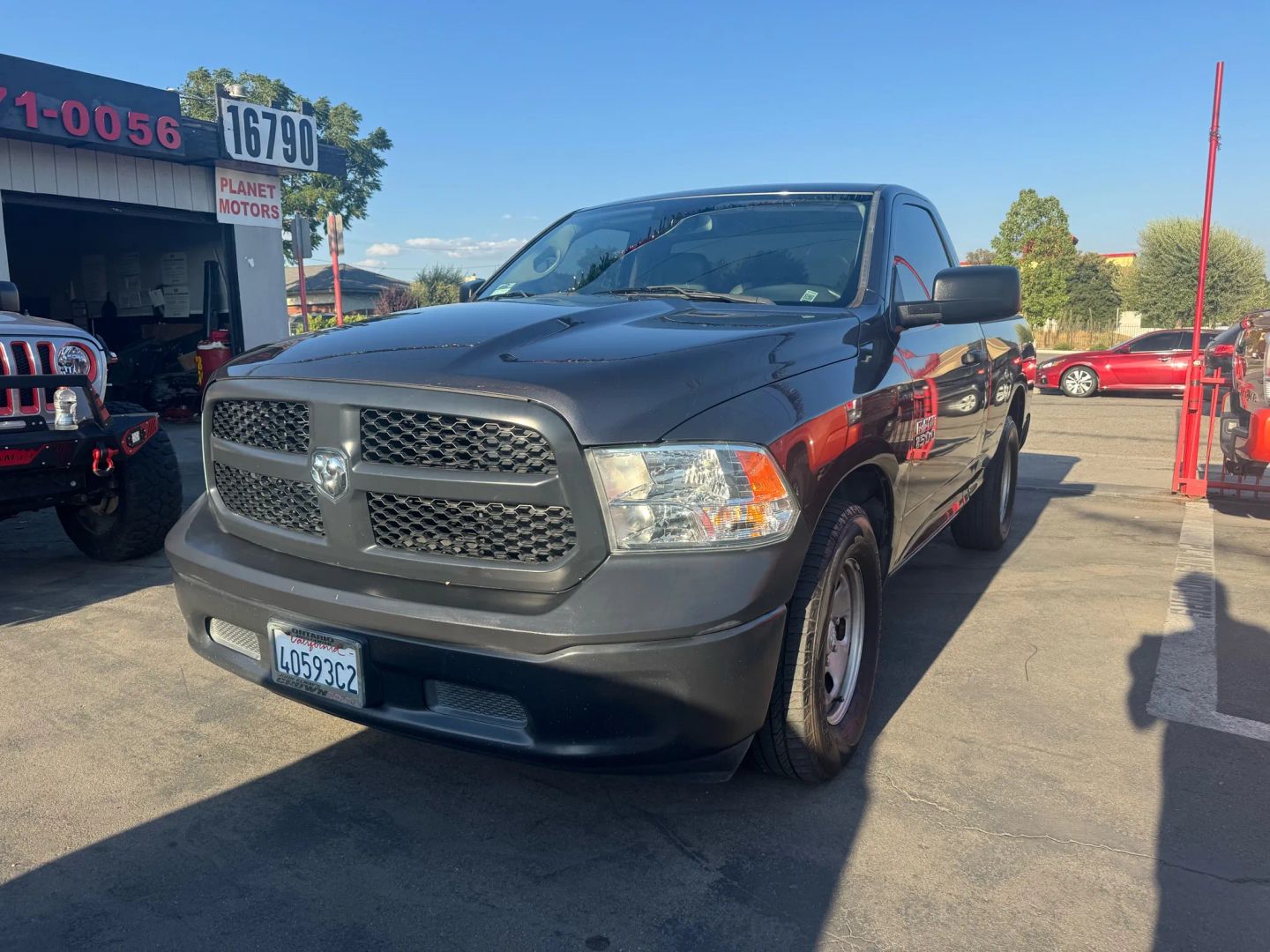 2018 Ram 1500 Tradesman photo 2