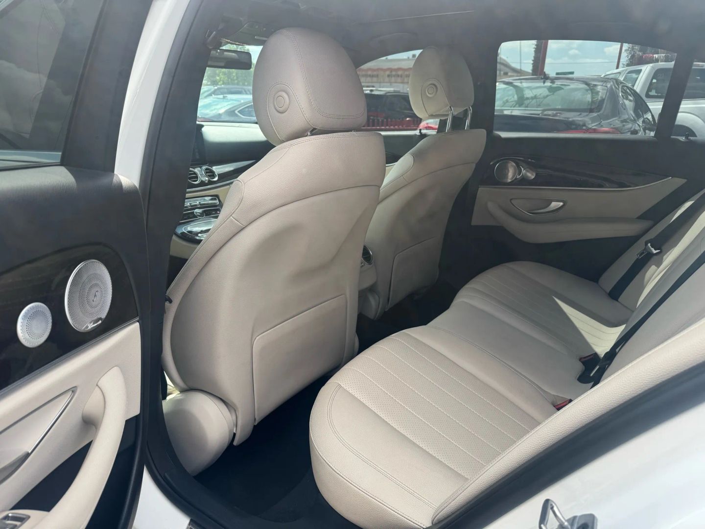 2019 Mercedes Benz E 300 photo 11
