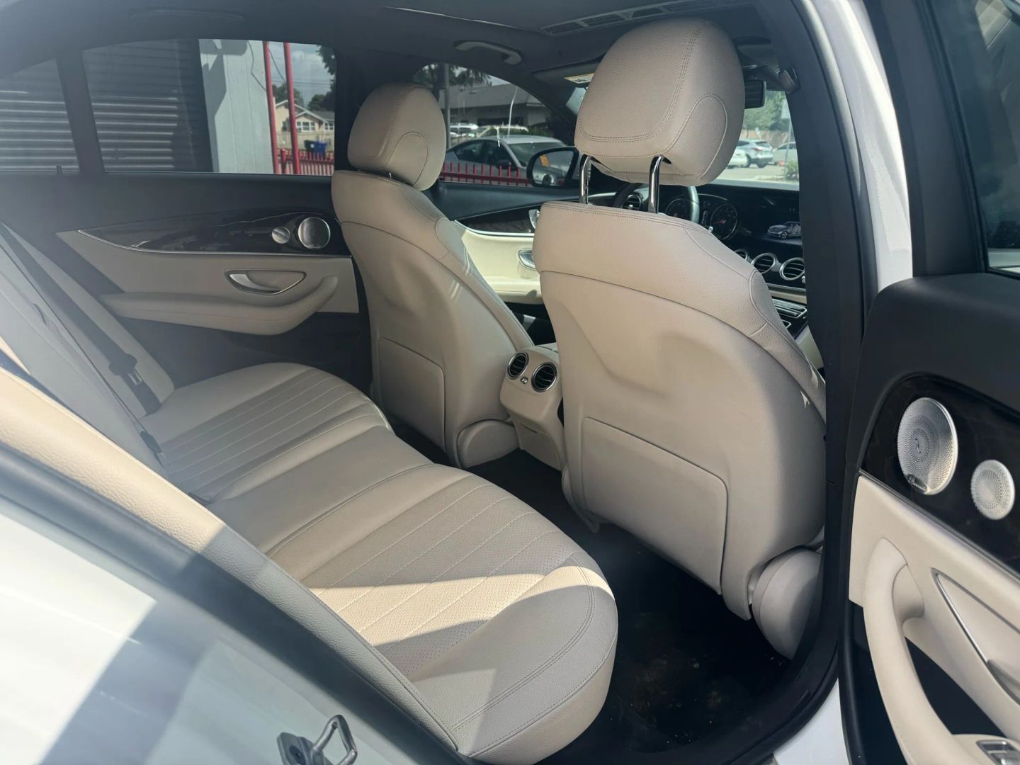 2019 Mercedes Benz E 300 photo 12