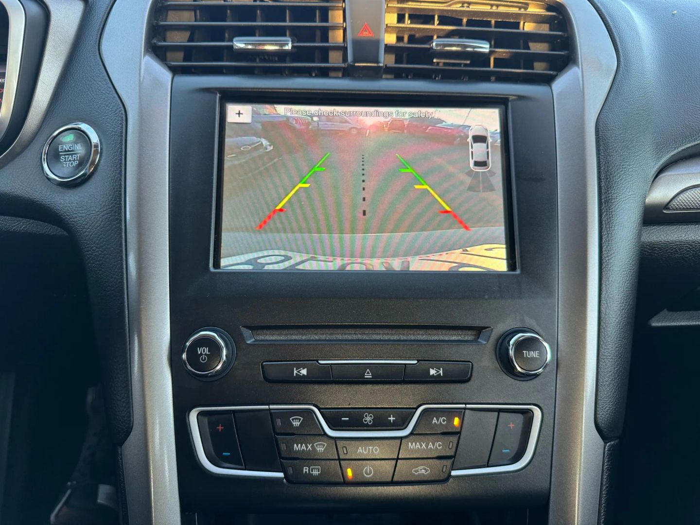 2018 Ford Fusion Hybrid SE photo 16