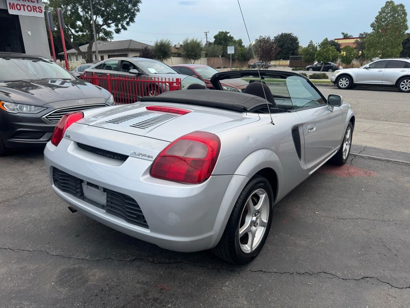 2001 Toyota MR2 Spyder photo 14
