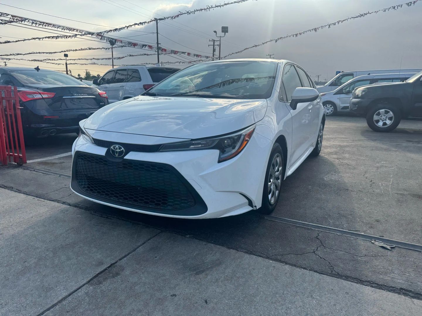 2022 Toyota Corolla LE photo 2