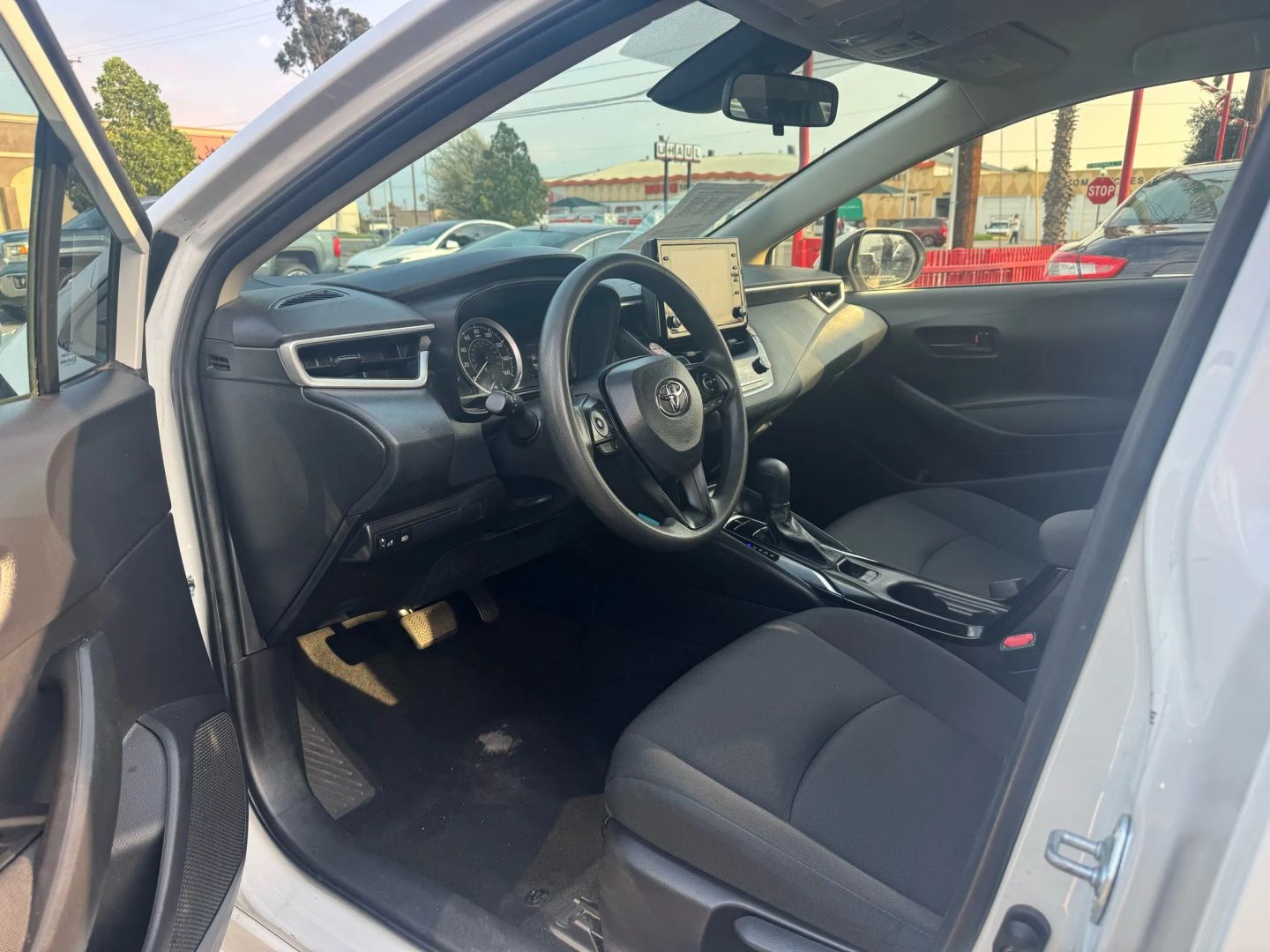 2022 Toyota Corolla LE photo 10