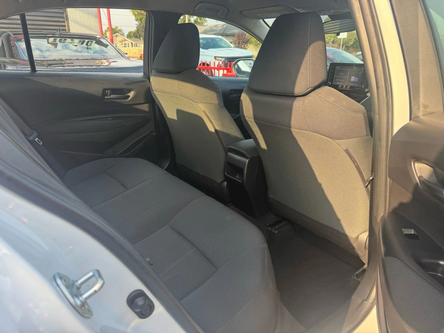 2022 Toyota Corolla LE photo 12