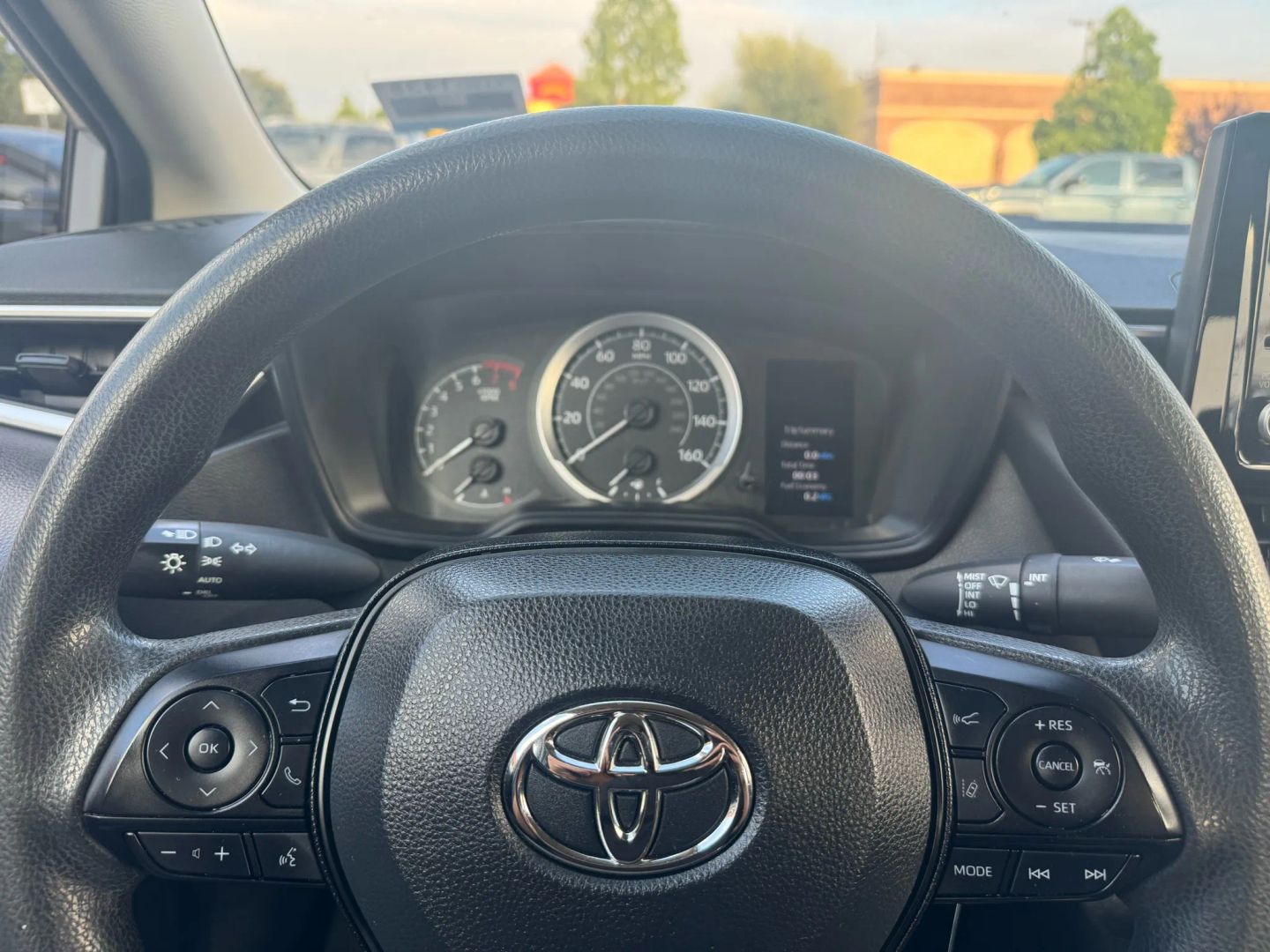 2022 Toyota Corolla LE photo 16