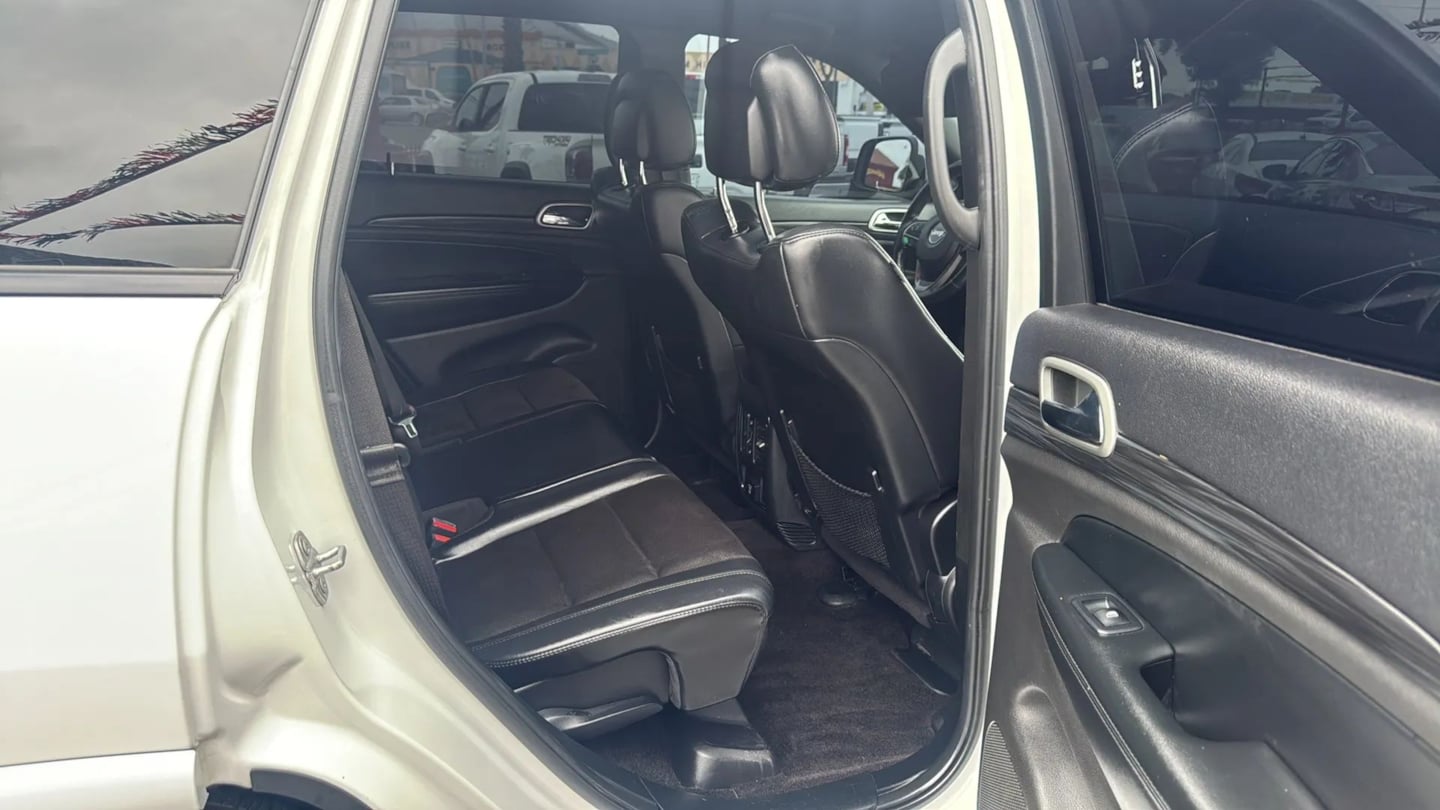 2019 Jeep Grand Cherokee Altitude photo 12