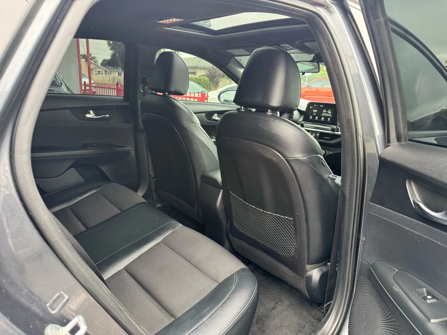2021 Kia Forte GT-Line photo 12