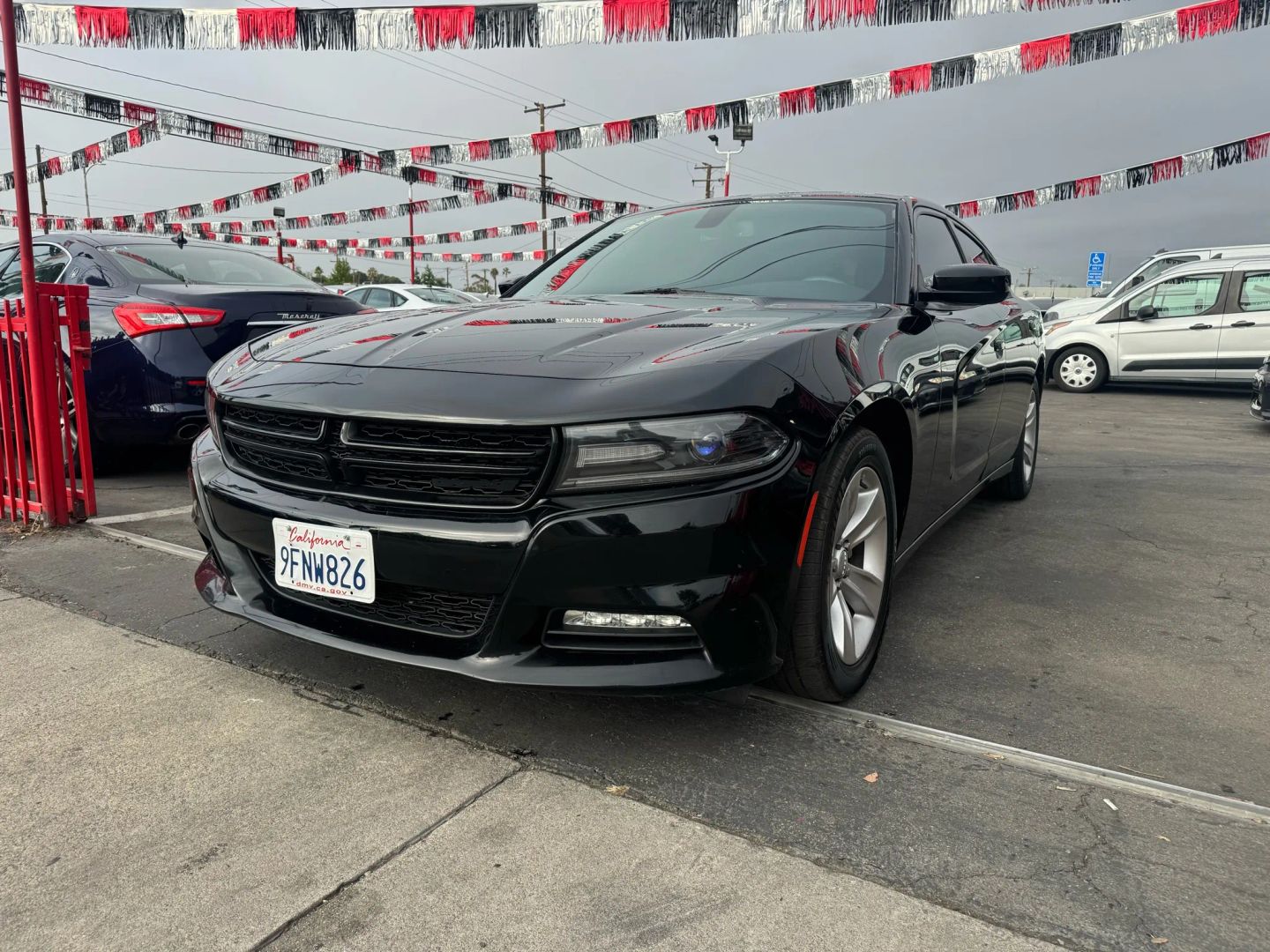 2017 Dodge Charger SXT photo 2