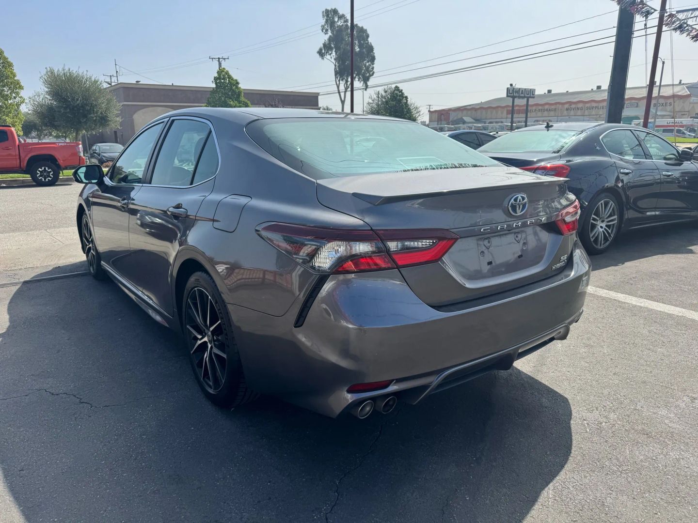 2021 Toyota Camry Hybrid SE photo 3