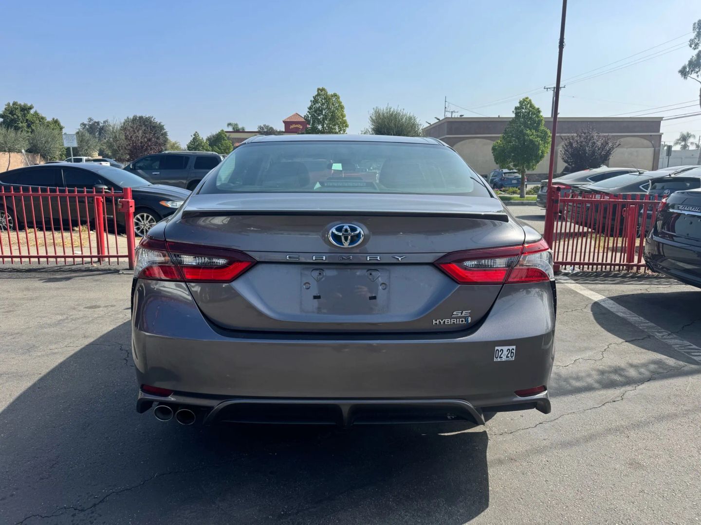 2021 Toyota Camry Hybrid SE photo 4