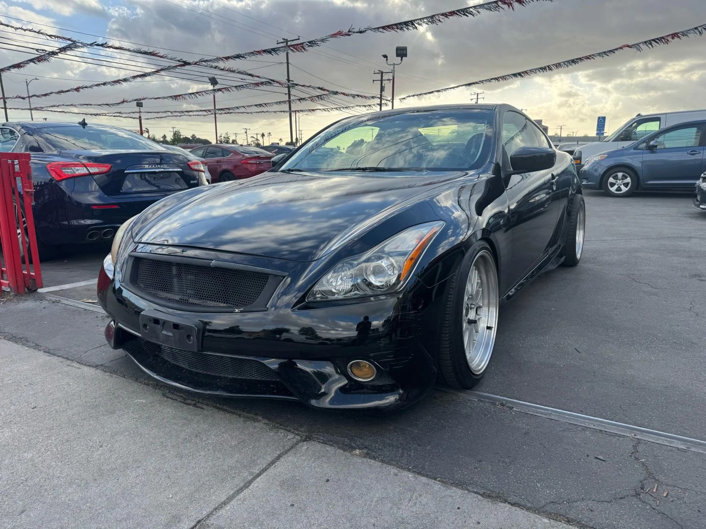 2011 Infiniti G37 Coupe Journey photo 2