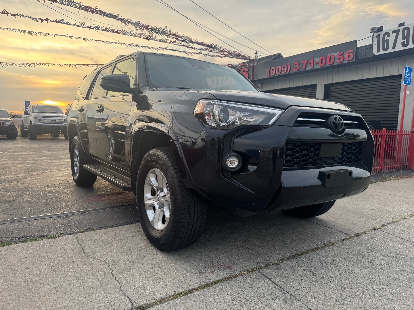 2021 Toyota 4Runner SR5 - Photo 2