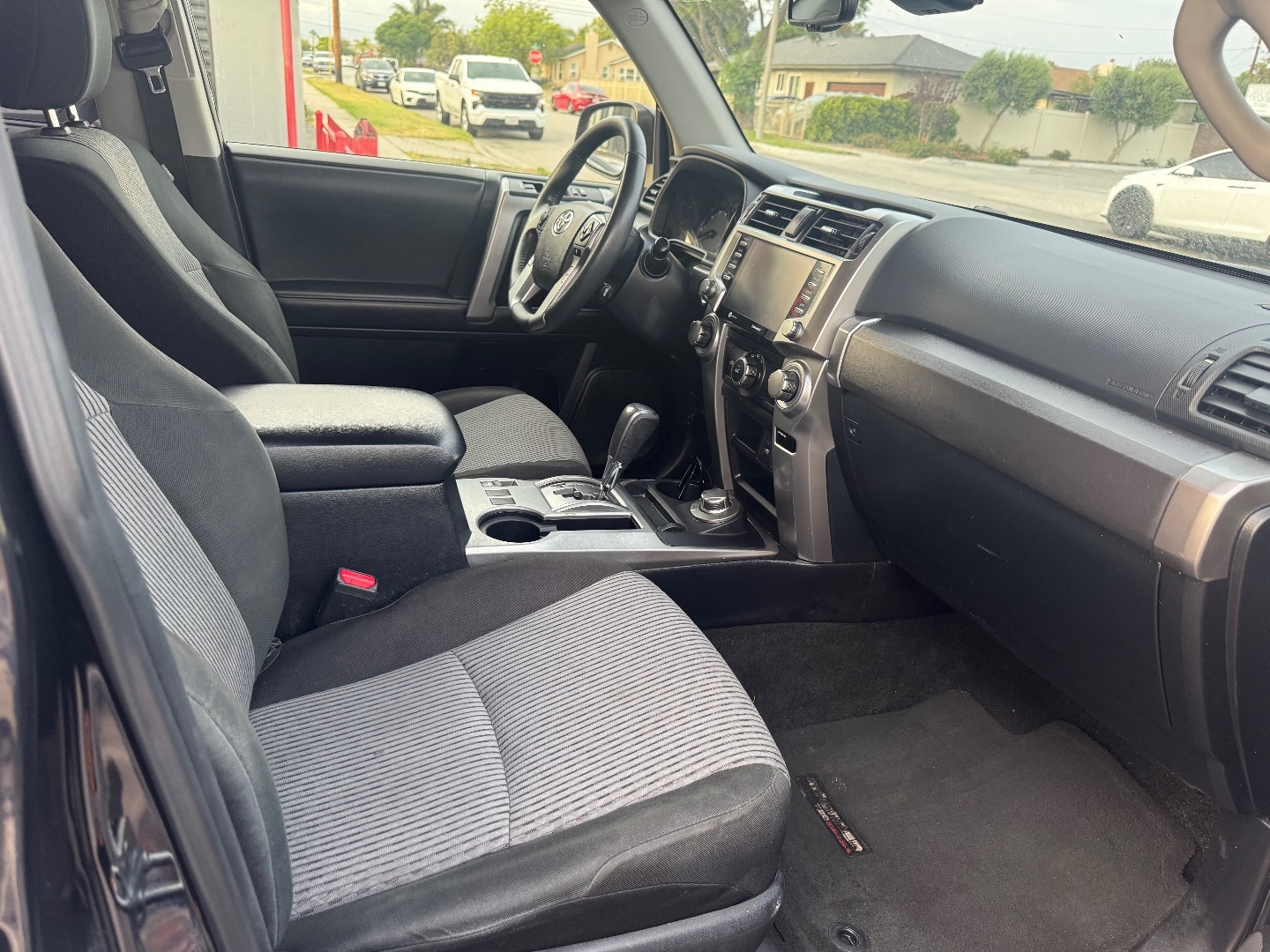 2021 Toyota 4Runner SR5 - Photo 4