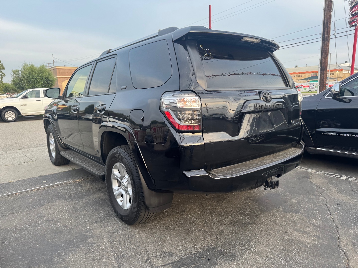 2021 Toyota 4Runner SR5 - Photo 7