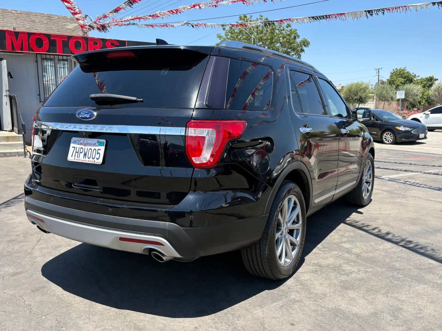 View vehicle photo 5