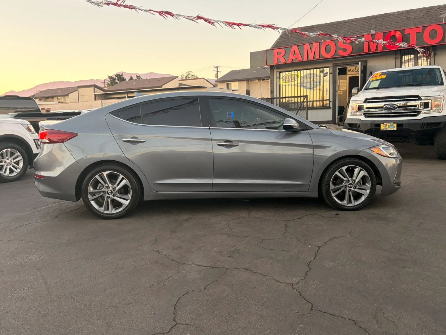 Photo 5 of this Hyundai Elantra