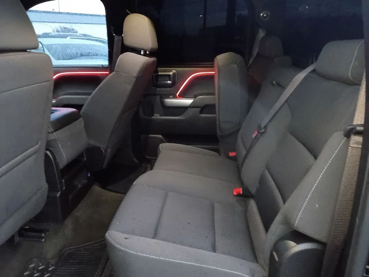 Photo 10 of this Chevrolet Silverado 1500