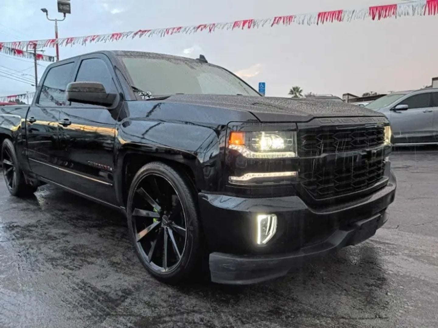 Photo 11 of this Chevrolet Silverado 1500