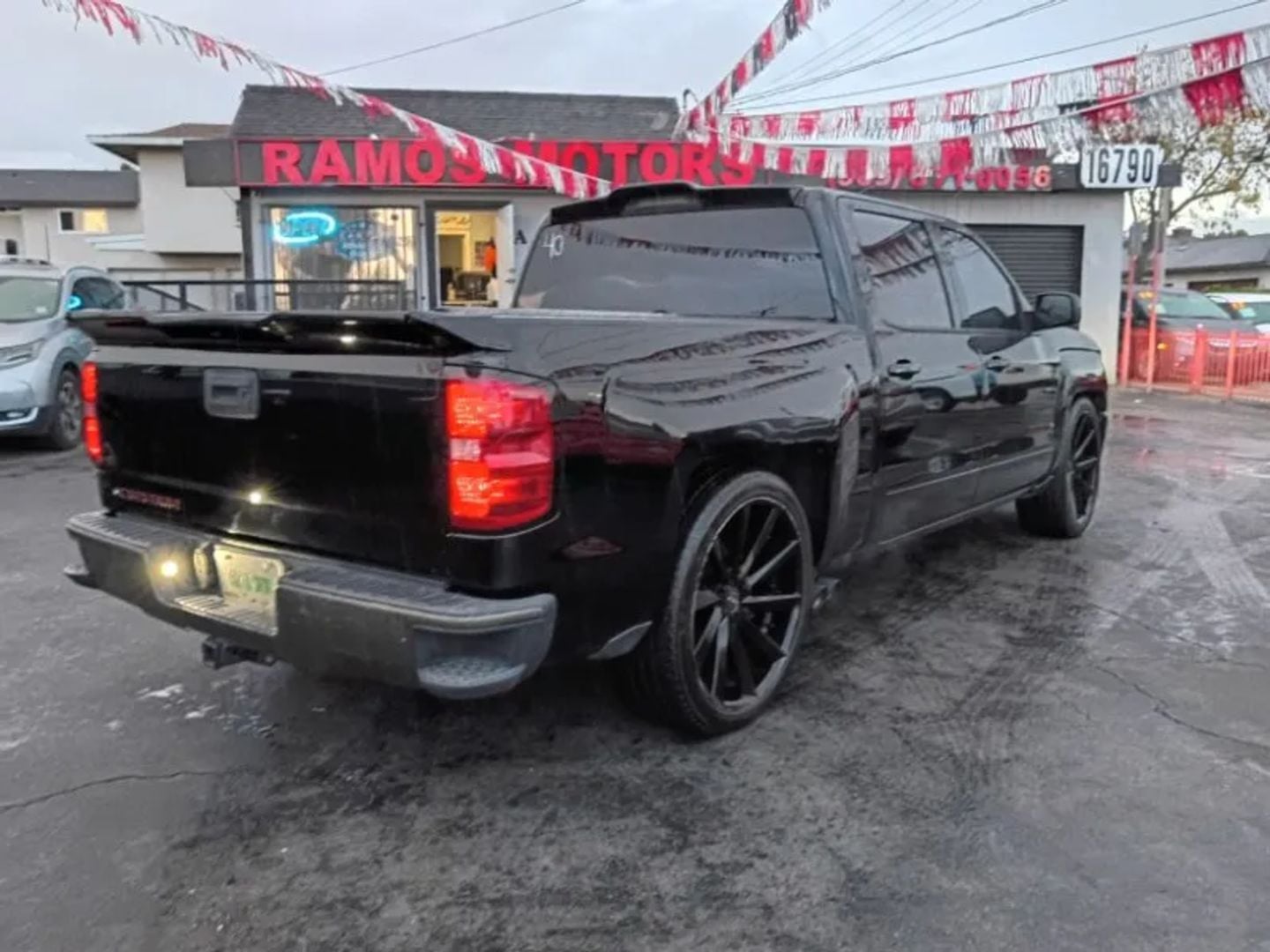 Photo 13 of this Chevrolet Silverado 1500