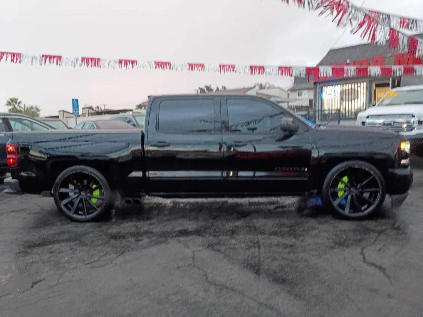 Photo 14 of this Chevrolet Silverado 1500