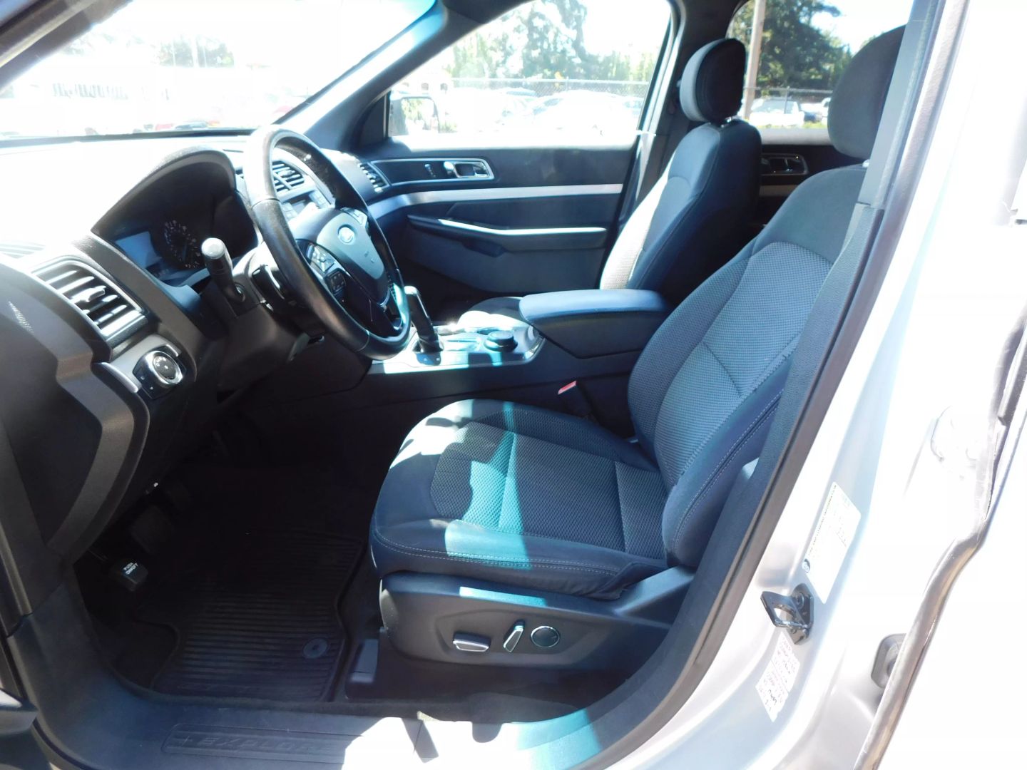 2016 Ford Explorer XLT photo 8