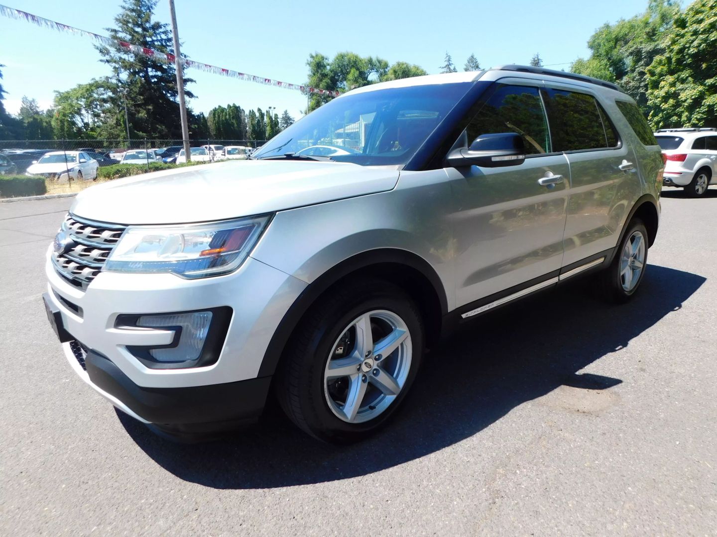 2016 Ford Explorer XLT photo 11