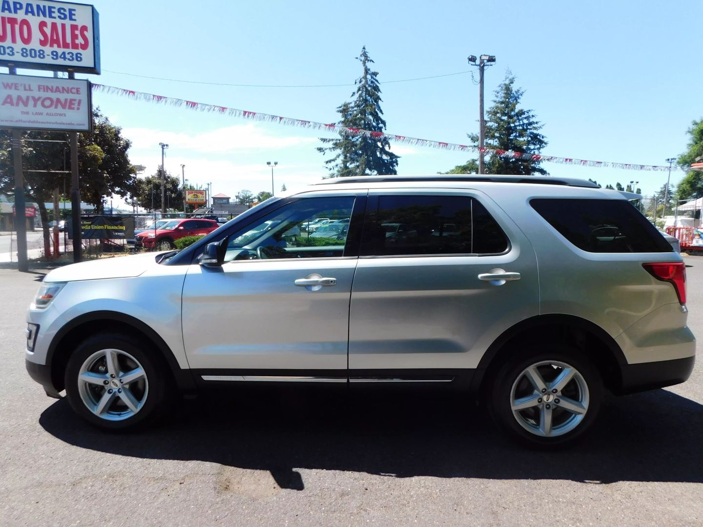 2016 Ford Explorer XLT photo 12