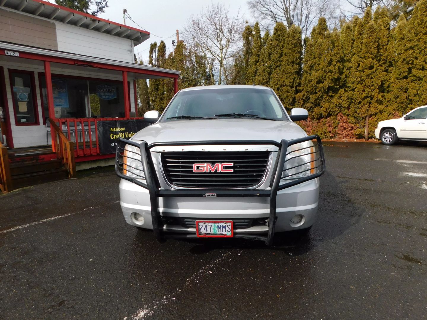 2012 Gmc Yukon SLE photo 3
