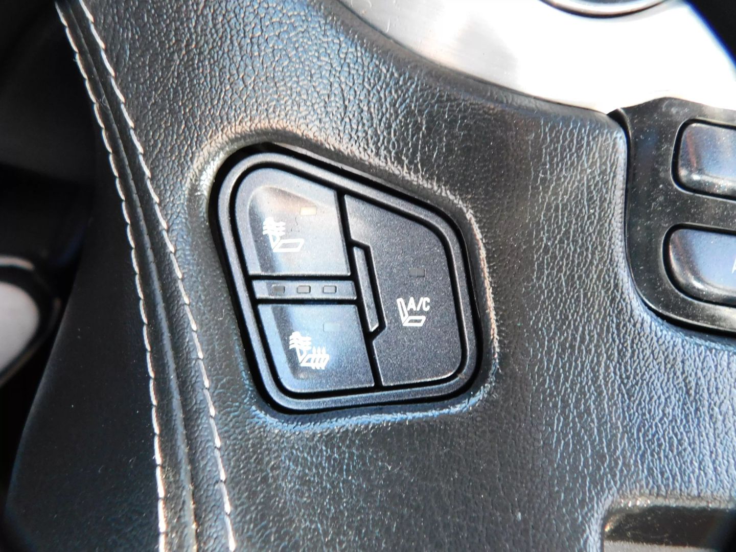 2015 Gmc Yukon SLT photo 16