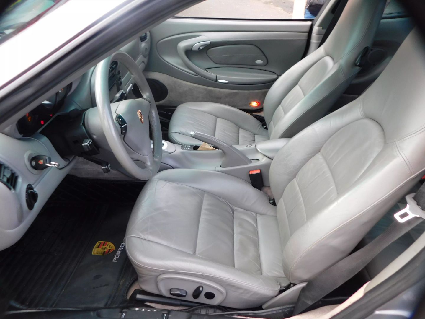 2004 Porsche 911 4S photo 6
