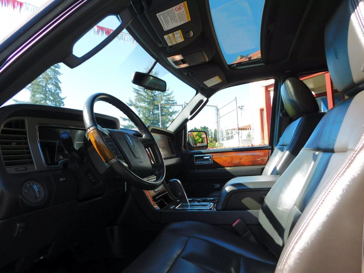 2013 Lincoln Navigator photo 11