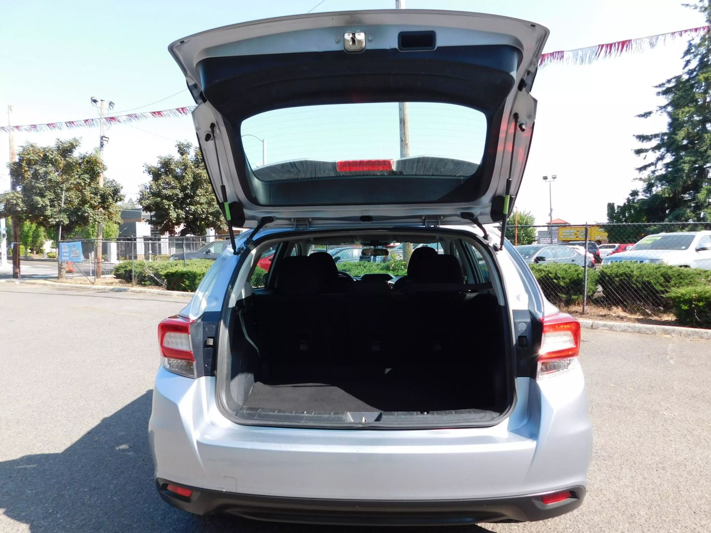 2017 Subaru Impreza 2.0i Premium photo 9