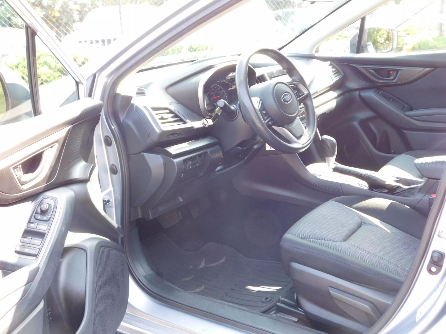 2017 Subaru Impreza 2.0i Premium photo 11