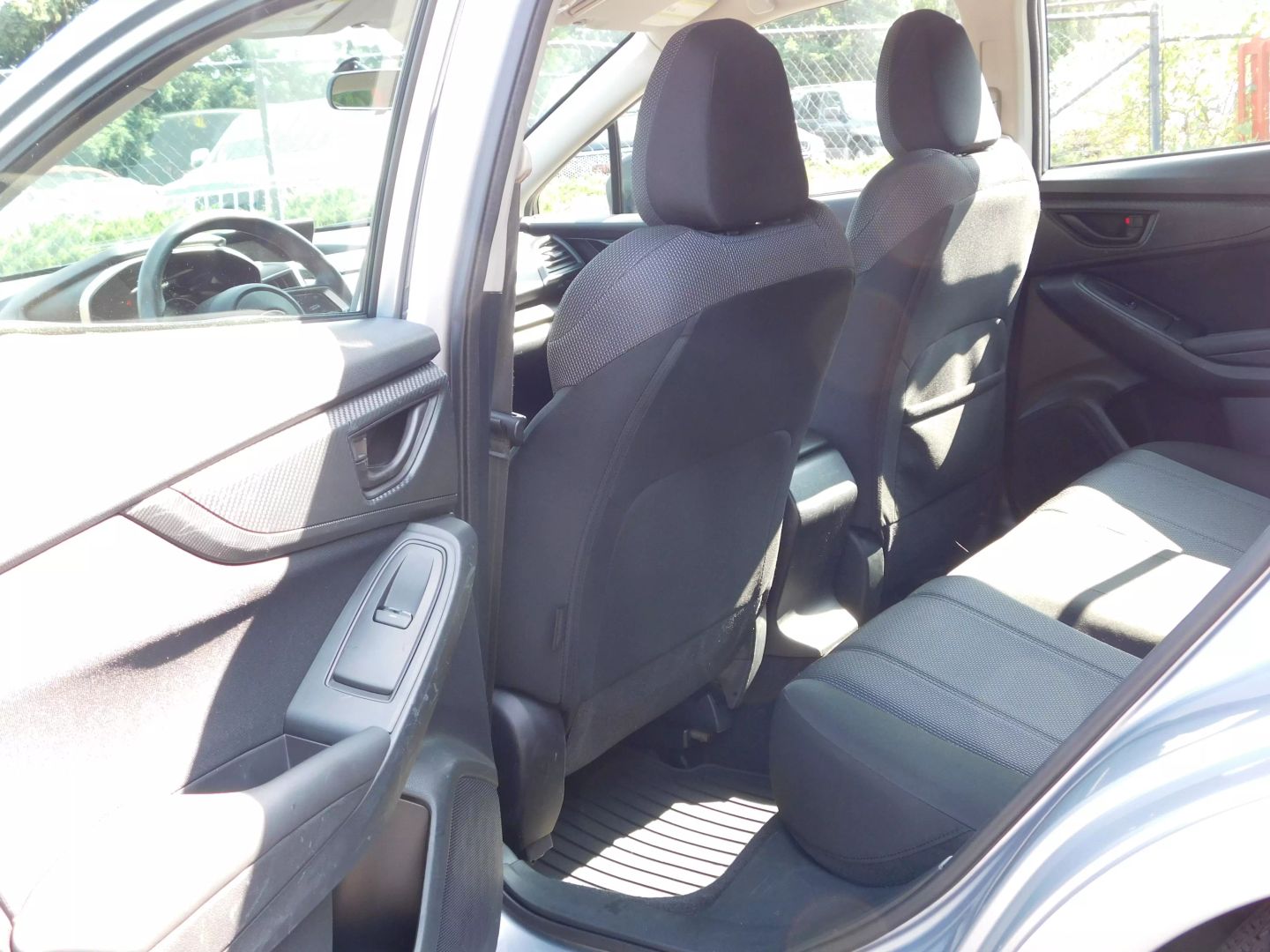 2017 Subaru Impreza 2.0i Premium photo 12