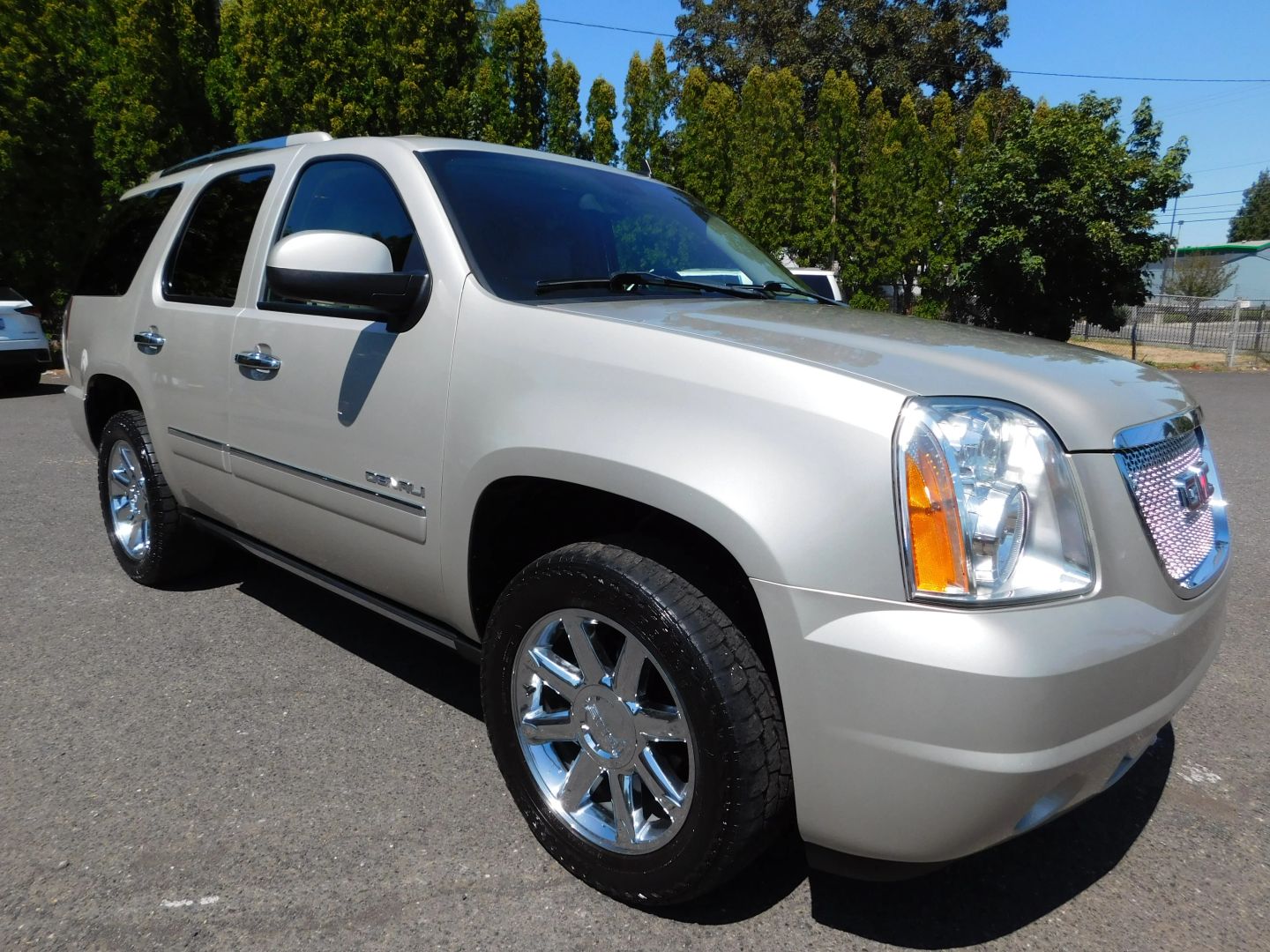 2013 Gmc Yukon Denali photo 3