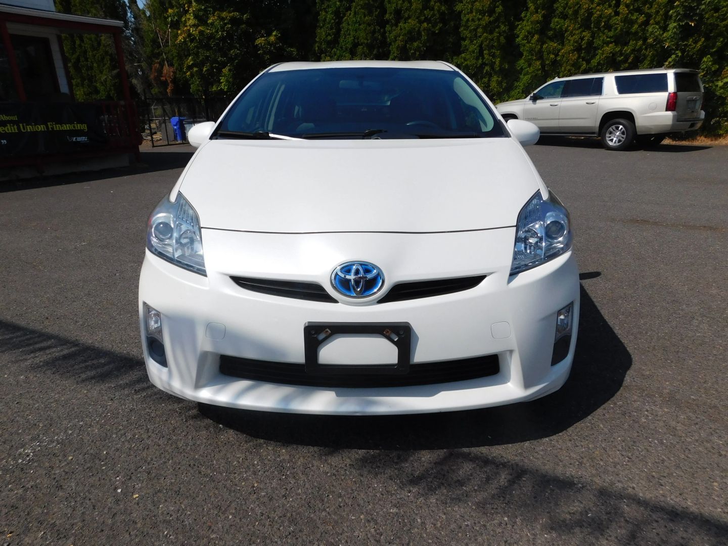 2010 Toyota Prius Three photo 2